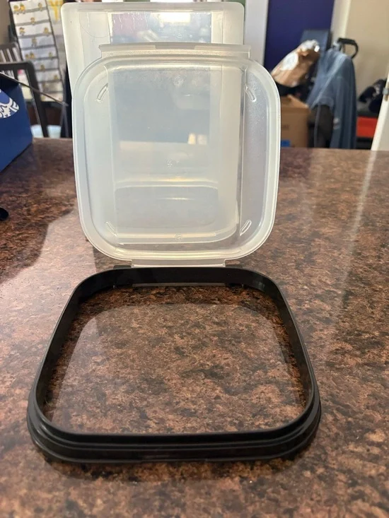 Tupperware Food Storage Container - Picture 6 of 8